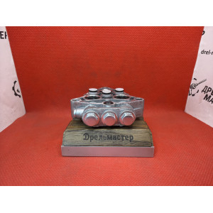 Крышка насоса мойки Carver CW-1200/1400 в сборе с клапанами Крышка насоса мойки Carver CW-1200/1400 в сборе с клапанами