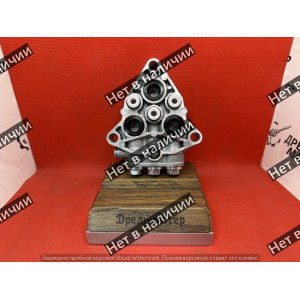 Крышка насоса мойки Carver CW-1200/1400 в сборе с клапанами
