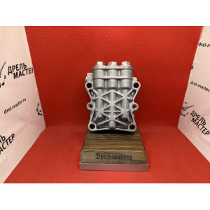 Крышка насоса мойки высокого давления Carver CW-2201E, CW-2501EI в сборе с клапанами Крышка насоса мойки высокого давления Carver CW-2201E, CW-2501EI в сборе с клапанами